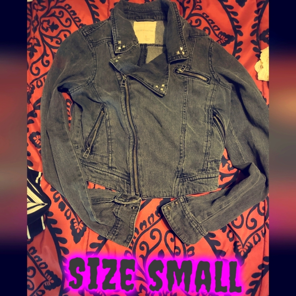 Black denim studded jacket size medium can fit small